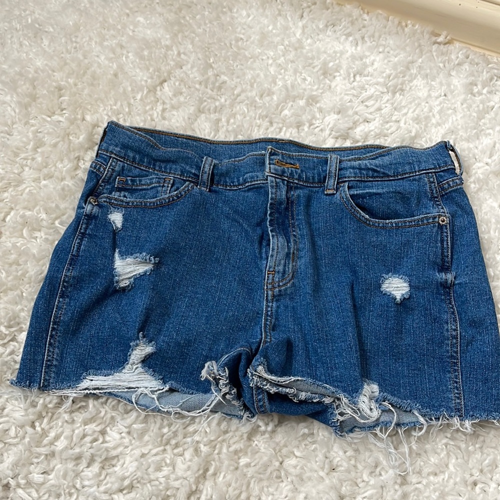 Old Navy Mid Rise Boyfriend jean shorts. Size 10.